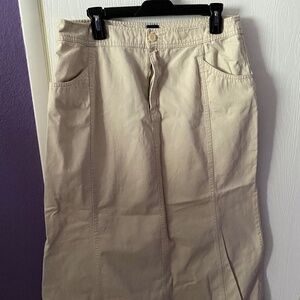 Skirt, with pockets